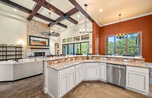 Wimberley Casa | Luxury Wimberley Escape | 4BR | Pool | Sauna | BBQ