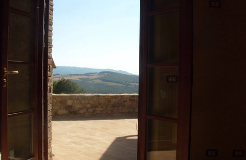 Gambassi Terme Apartamento | De lujo con vista al mar en Reconstruido antigua aldea cerca de San Gimignano