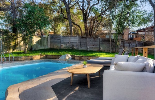 Barton Hills Casa | Luxury Zilker Home Pool Hot Tub Kitchen