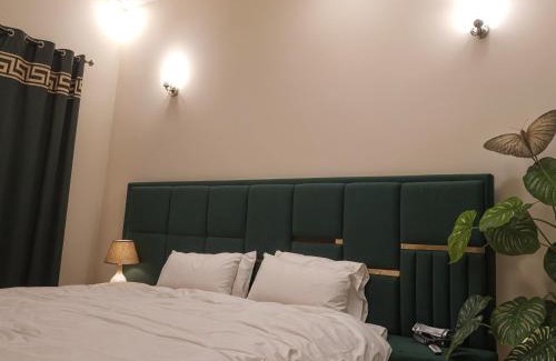 Lahore Casa | Luxus Gold Villa DHA Near Airport & Raya