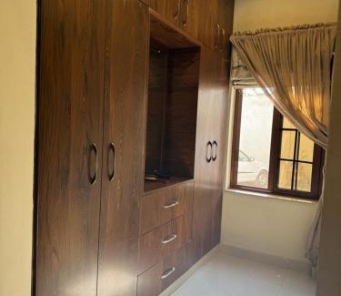 Saddar Hotel | Luxus Guest Rooms