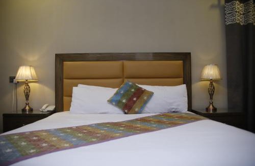 Gulberg Hotel | Luxus Inn Hotel