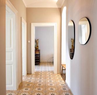 Lend Apartamento | Luxusapartment im Zentrum mit Schlossbergblick und Parkplatz