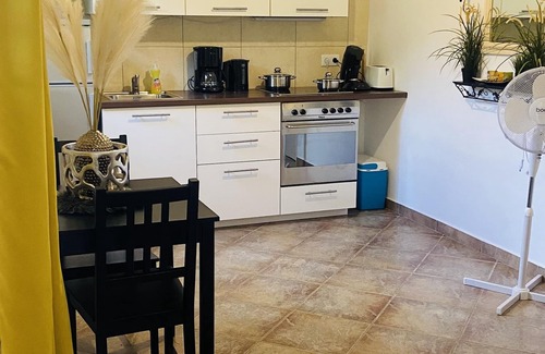 Cas Grandi Apartamento | Apartamento de lujo con piscina, frente al mar, ADMINISTRACIÓN muy tropical, GERMAN