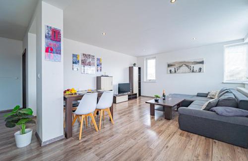 Novaky Apartamento | Luxusný, plne zariadený, súkromný apartmán s klimatizáciou neďaleko historického kúpeľného mesta Bojnice
