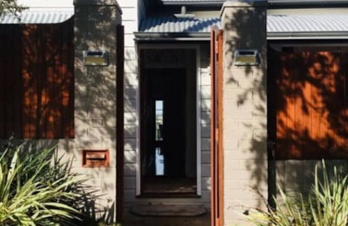 West End Casa | Luxxe West End 5B3B + Parking+HomePod Music System