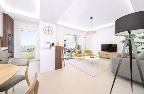 Quesada Apartamento | Luz de la Mata penthouse Golf sea lake views by OYOOSTAYS