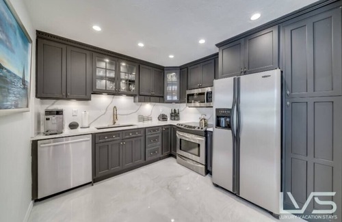 Victoria Park Casa | Floridita 5 Bedroom/Heated Pool/Tiki/Outdoor Oasis