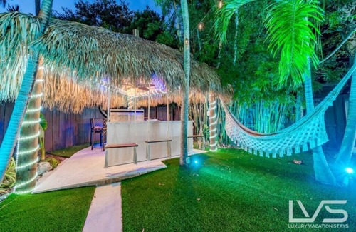 Victoria Park Casa | Floridita 5 Bedroom/Heated Pool/Tiki/Outdoor Oasis