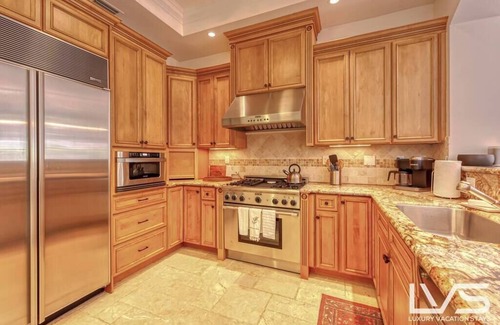 Downtown Fort Lauderdale Casa | Blanca- Walk2LasOlas, HeatedPool, RoofTopTerrace