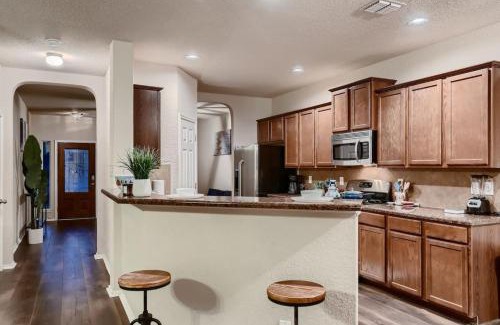 San Antonio Casa | Lxry 4 BR, near attrns (St1)