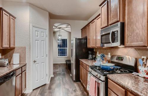 San Antonio Casa | Lxry 4 BR, near attrns (St1)