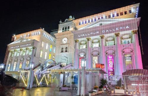 Faisalabad Apartamento | Lyallpur Galleria Mall Apartment, 1 BHK, 1 Bedroom with Living Room, Basement Parking, 24x7 Security