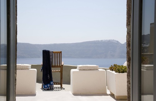 Oia Villa | Lydia's House, villa de lujo con piscina cubierta climatizada y vistas a la caldera