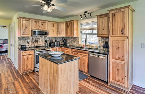 Hickman Casa | Lyles Peaceful Creekside Home: Hot Tub & Fire Pit