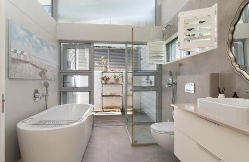 Selection Beach Apartamento | Lymegrove Beach Villa