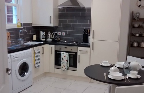New Forest District Apartamento | Lymington High Street, Casa de pueblo, Terraza, Estacionamiento, Vistas Solent, Wifi