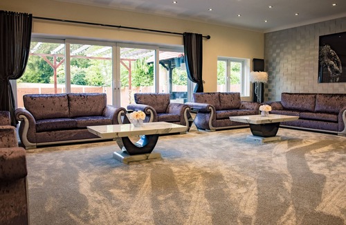 Ascot Hotel | Lyndricks House