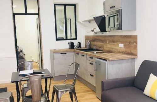 Old Lyon Apartamento | Lyon Standing Historic City Apartment