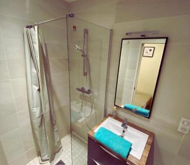 Old Lyon Apartamento | Lyon Standing Historic City Apartment