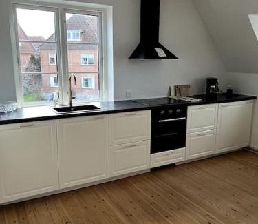 Odense Apartamento | Lys nyrenoveret lejlighed i Odense C