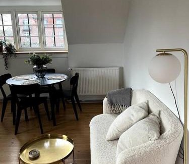Odense Apartamento | Lys nyrenoveret lejlighed i Odense C
