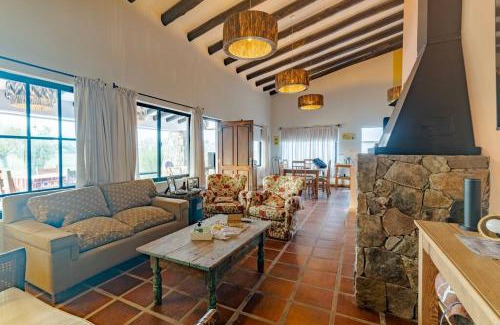 Soriano Apartamento | Mágica Casa de Campo con Piscina Climatizada