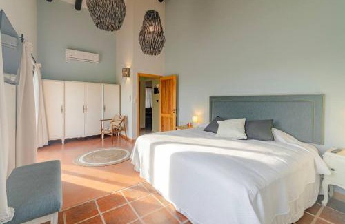 Soriano Apartamento | Mágica Casa de Campo con Piscina Climatizada