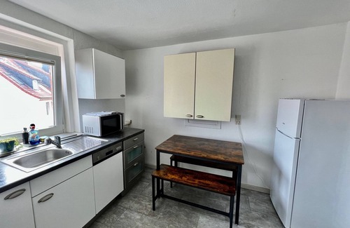 Stadtmitte/Neustadt Apartamento | Möblierte 4-zi Fewo am Hildesheimer Hauptbahnhof mit 2 Bädern, Küche