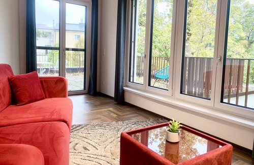 Meidling Apartamento | Möblierte Wohnung + Parkplatz und Terrasse