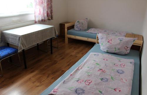 Crawinkel Apartamento | Möblierte Zimmer mit Gemeinschaftsküchen und Wohnungen in Thüringen Wald