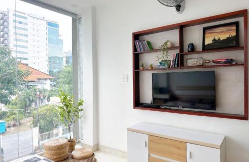 Phuong 6 Apartamento | Mặt tiền Quận 3 - Nhà kính view đẹp - có thang máy