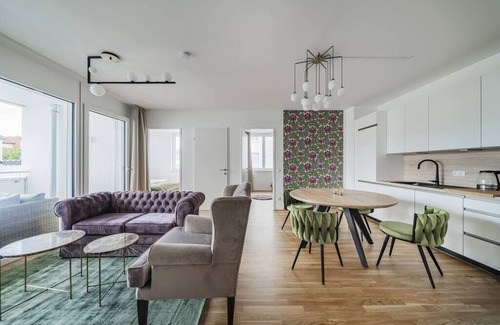 Gmunden Apartamento | M.a.i.s.o.n C.h.i.q.u.e | Balcony | 3 BR