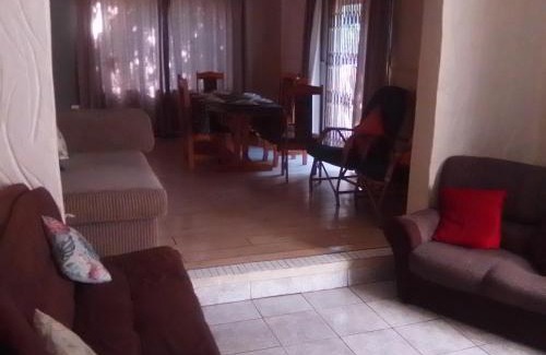 Port Edward Casa | M and M Home from Home