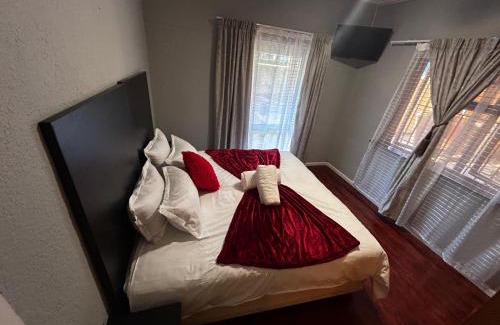 Eikenbosch Casa | M&D Guest House