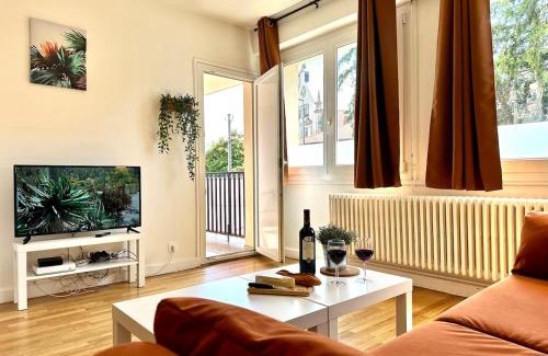 Devant-les-Ponts Apartamento | M Lorry Frida cosy au rdc avec balcon proche Metz