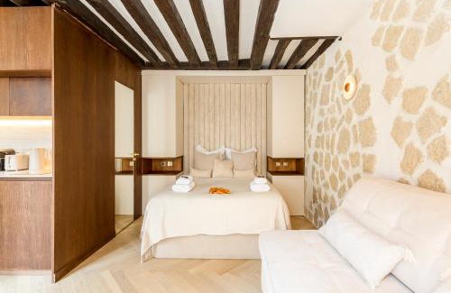 3rd Arrondissement Apartamento | M1 - Magnificent Studio in Le Marais's Heart