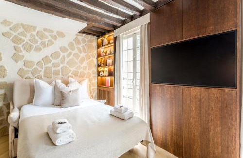 3rd Arrondissement Apartamento | M1 - Magnificent Studio in Le Marais's Heart