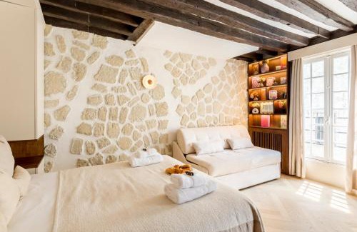 3rd Arrondissement Apartamento | M1 - Magnificent Studio in Le Marais's Heart