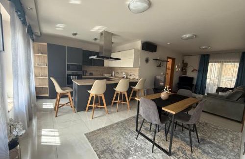 Pecs Apartamento | M18 - Csak egy lépés a történelmi belváros - free parking