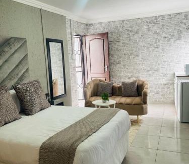 Mmabatho Casa | M2B guest lodge - Mum to be spa