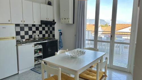 Marcelli Apartamento | M386 - Marcelli, trilocale con giardino e vista mare