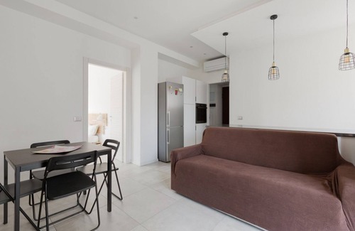 Acquabella Apartamento | M4 Argonne Design Apartment with Balconies
