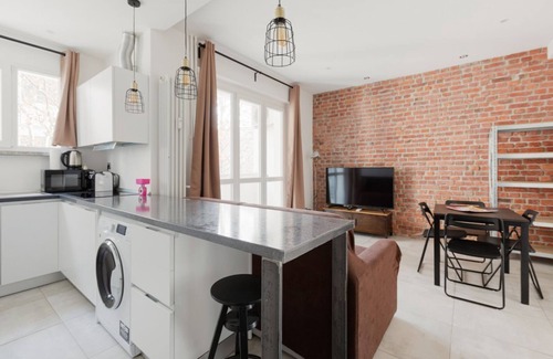 Acquabella Apartamento | M4 Argonne Design Apartment with Balconies
