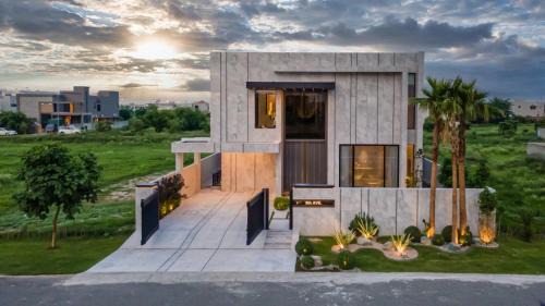 Lahore Casa | M72 Luxe 1 Kanal Modern House Phase 6 DHA Raya
