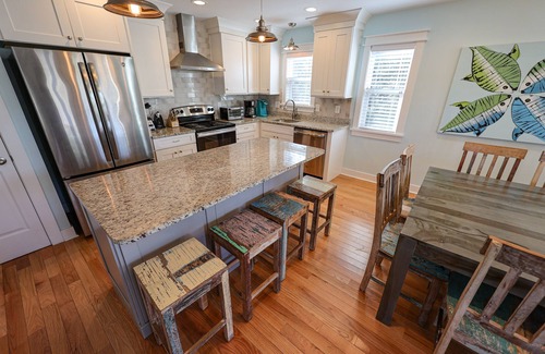 Monteray Shores Casa | M931- Sound Side, Corolla, Saturday Check In, Comm. Pool!