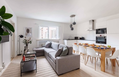 Wijk van de Squares Apartamento | MA - Charlemagne VI - Tres Habitaciones Piso, Capacidad 8