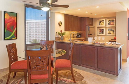Honokowai Condominio | ¡ESPECTACULARES VISTA DE 270 GRADOS-MAR DIRECTO FRENTE AL ESQUINA! PREMIUM 2BR / 2BA!