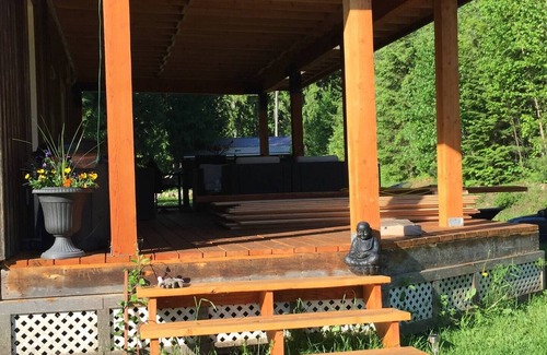 Ashton Creek Casa | Mabel Lake Retreat