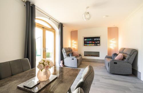 Enniskillen Casa | Mabel's Maison by Escape Ordinary